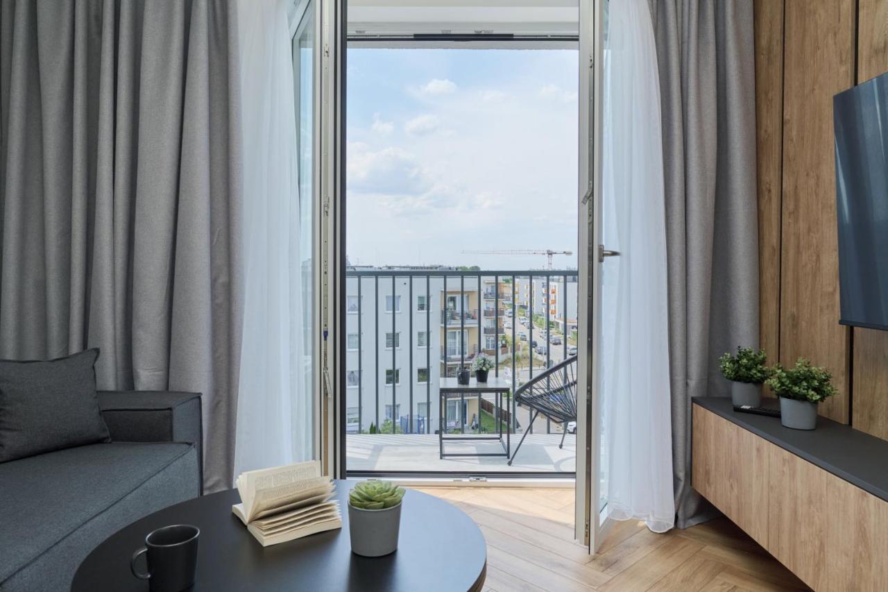Exclusive With Balcony & Parking By Renters Prestige Apartament *
