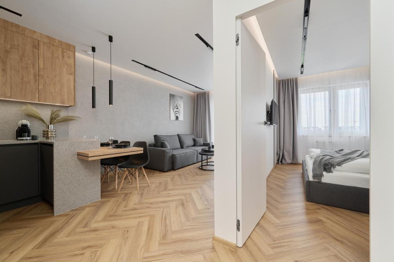 Exclusive With Balcony & Parking By Renters Prestige Wrocław